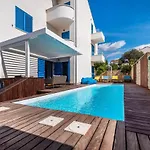 The Luxury Nest - Private Heated Pool 扎达尔