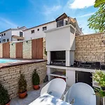 The Luxury Nest - Private Heated Pool * 扎达尔