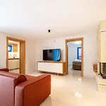 公寓 The Luxury Nest - Private Heated Pool