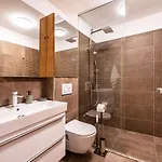 The Luxury Nest - Private Heated Pool 公寓 扎达尔