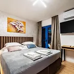 公寓 The Luxury Nest - Private Heated Pool