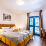 The Luxury Nest - Private Heated Pool Апартаменти Задар