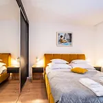The Luxury Nest - Private Heated Pool Задар