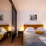 Апартаменти The Luxury Nest - Private Heated Pool *