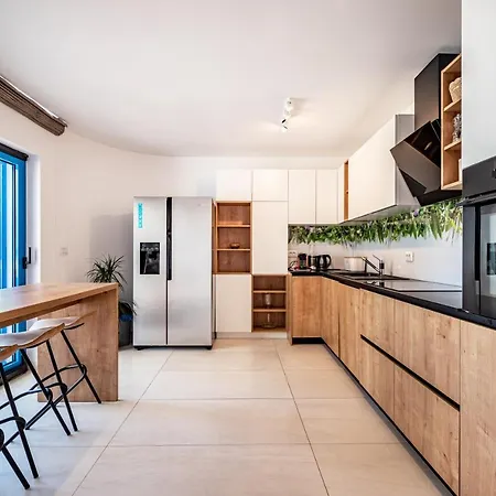 The Luxury Nest - Private Heated Pool