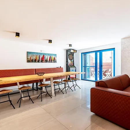 The Luxury Nest - Private Heated Pool