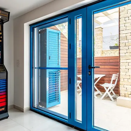 Апартаменты The Luxury Nest - Private Heated Pool Задар