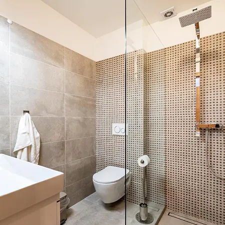 Апартаменты The Luxury Nest - Private Heated Pool