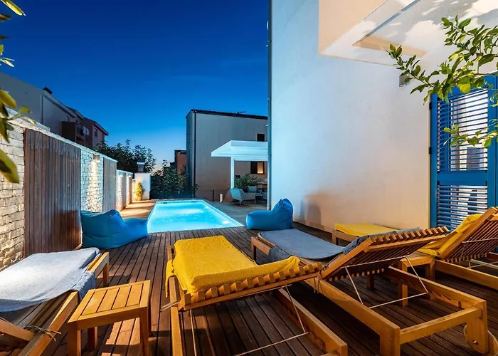 The Luxury Nest - Private Heated Pool