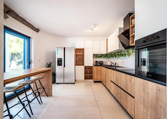 The Luxury Nest - Private Heated Pool