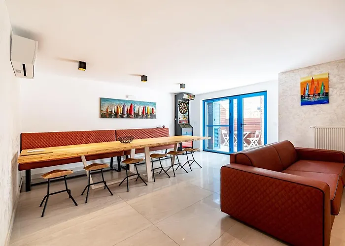 The Luxury Nest - Private Heated Pool